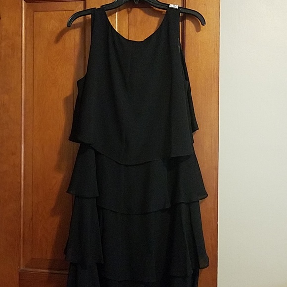 Dress - Picture 3 of 3